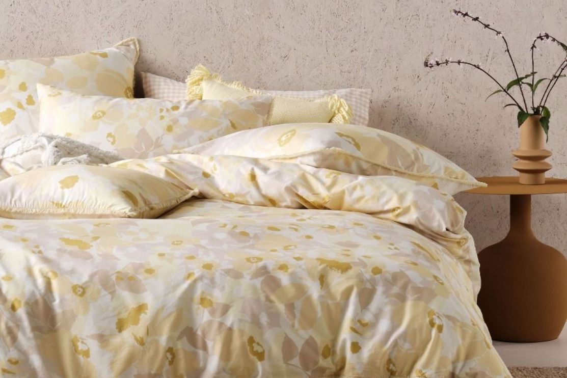 Linen House Daffodil Garden Quilt Cover Set – Best in Beds