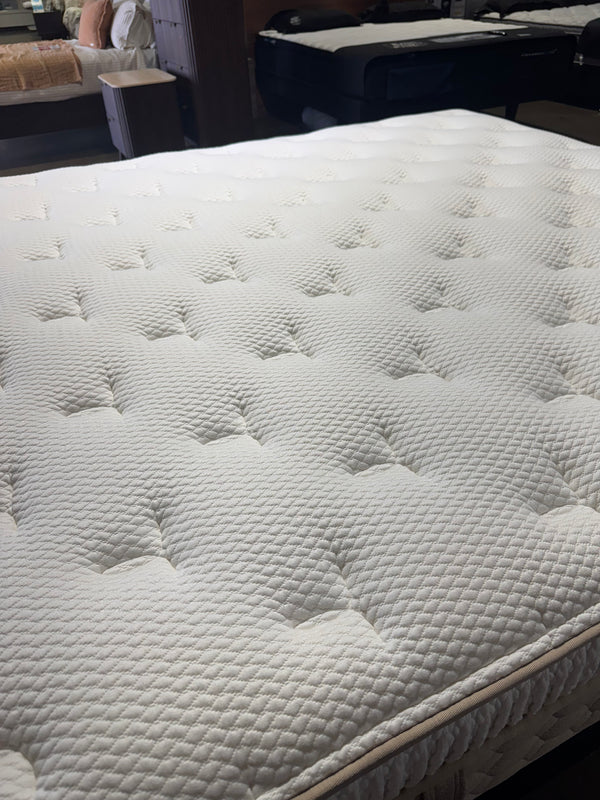 Yinahla Premier Luxe - ex Display Stock