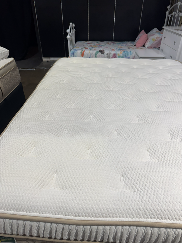 This Yinahla Premier Luxe mattress is an ex-showroom display product. It is heavily discounted to due to some wear and marks from being on the showroom floor - the quality hasn't diminished and it still comes with the complete 20-year warranty.