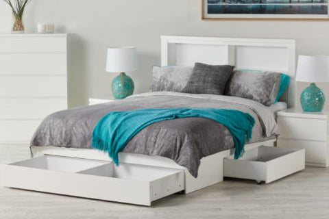 The Tahiti Bed Frame is the perfect addition to any bedroom. The bookcase headboard offers ample storage space, and the adjustable lighting lets you easily customize your lighting setup. Available in mocha or white colours, this bed frame makes the perfect centerpiece for any bedroom. Optional - Gas Lift or Side Lift..
