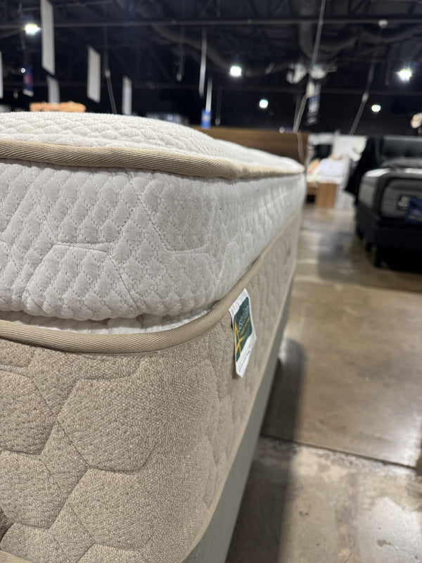 Yinahla ex Floor Stock - Copper Gel