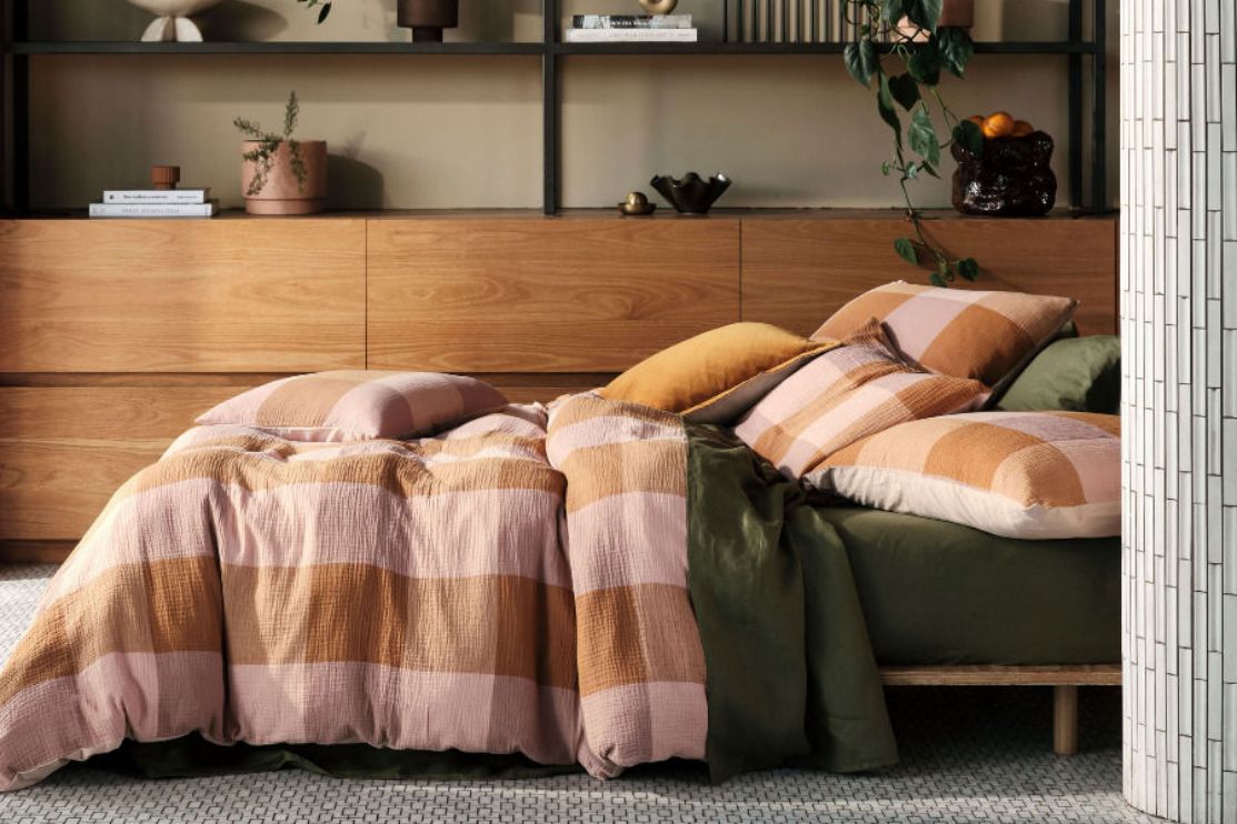 Linen House Irvine Pink Salt Quilt Cover Set – Best in Beds